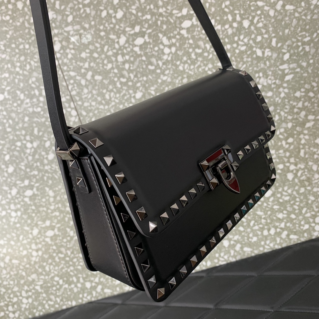 Valentino Garavani Rockstud Big Shoulder Bag in Black Smooth Leather